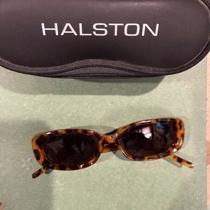 Halston leopard design Sunglasses